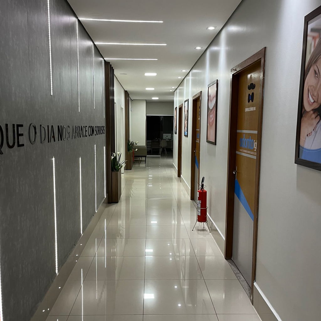 OdontoLight, recepção da clínica em Cuiabá